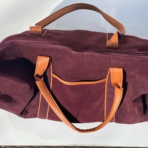 DSW ✨ BURGUNDY DUFFLE (NWOT)